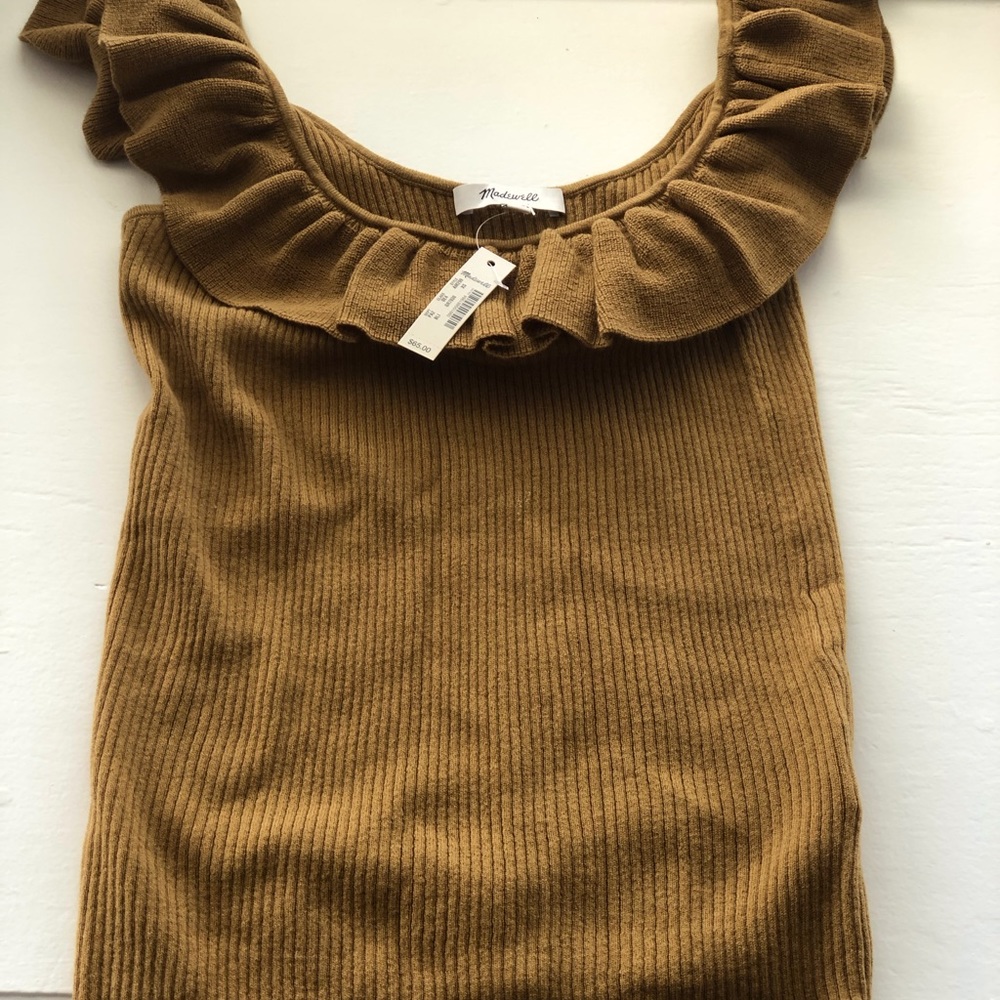 Lightweight knit tank with ruffled collar